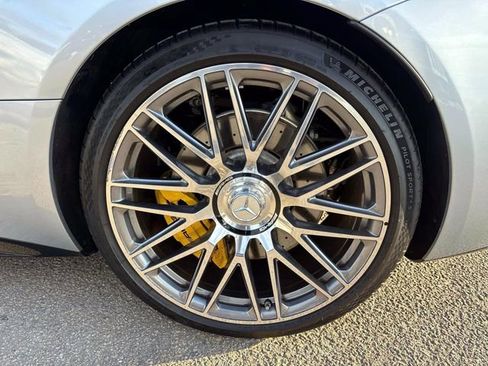 Used 2022 Mercedes-Benz SL 55 AMG 4MATIC w/ Driver Assistance Package image 8