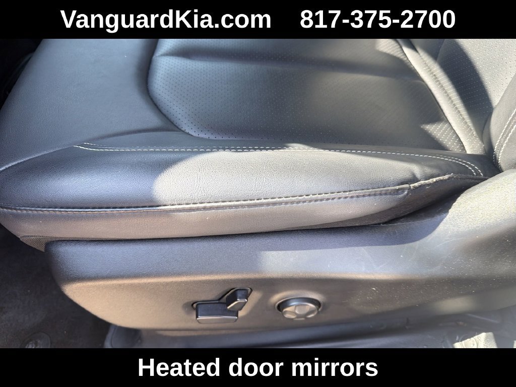Used 2025 Chrysler Pacifica Select FWD image 16