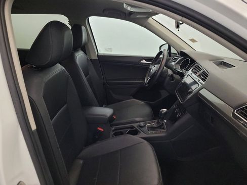 Used 2020 Volkswagen Tiguan SE AWD/4WD image 21