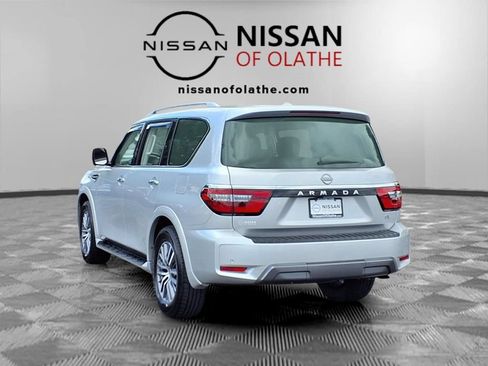 Used 2024 Nissan Armada SL AWD/4WD image 3