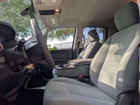 Used 2019 RAM 1500 Express w/ Express Value Package AWD/4WD image 18