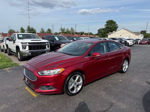 Used 2013 Ford Fusion SE FWD image 3