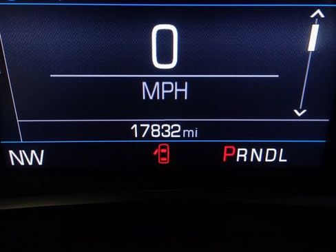 Used 2023 Chevrolet Equinox LT FWD image 18