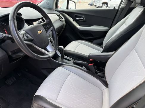 Used 2019 Chevrolet Trax LT w/ Driver Confidence Package image 18