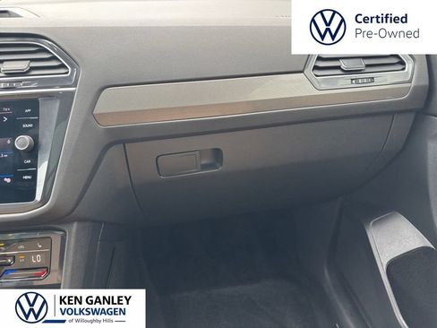 Used 2024 Volkswagen Tiguan SE w/ Panoramic Sunroof Package AWD/4WD image 17