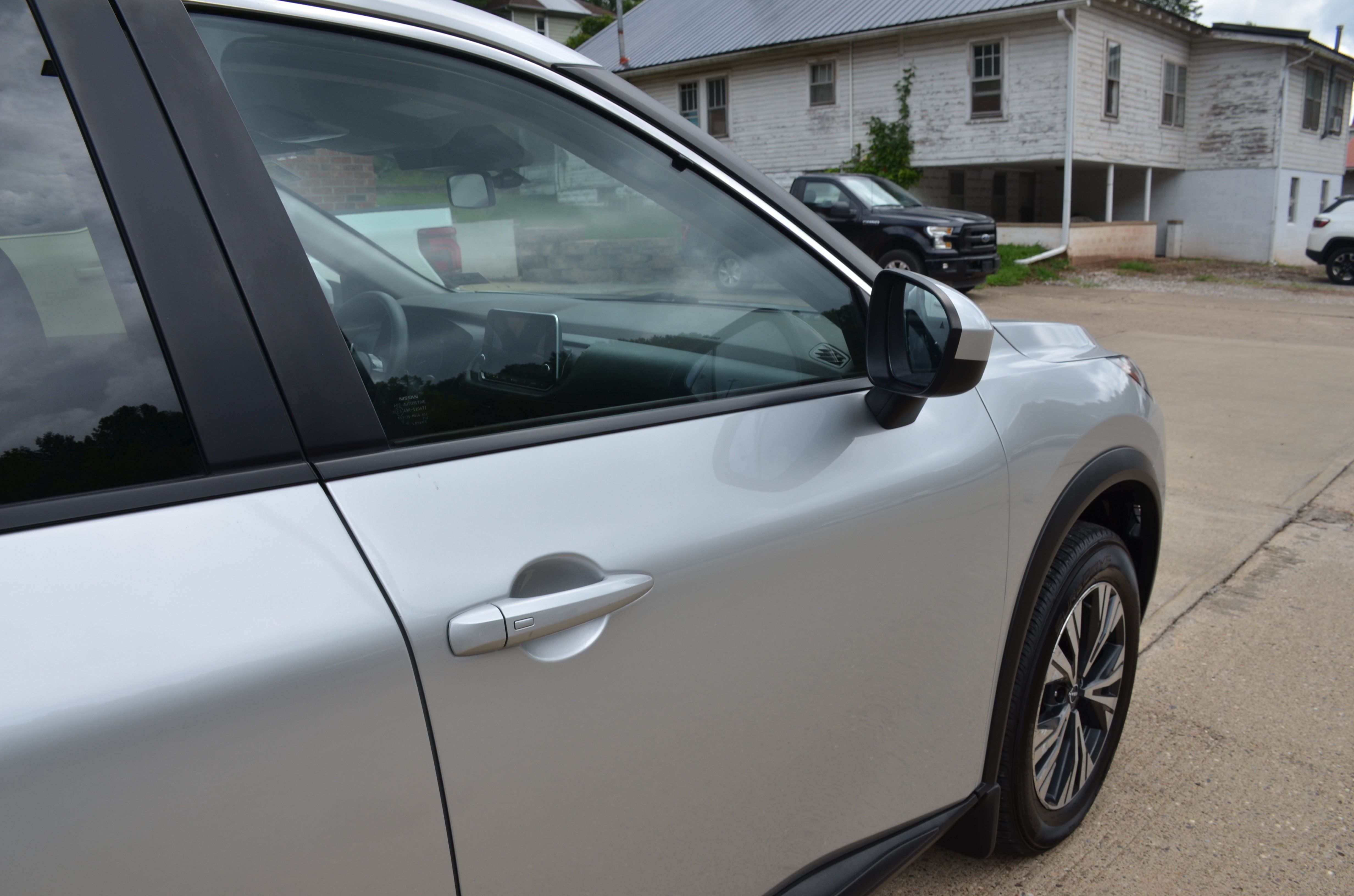 Used 2023 Nissan Rogue SV AWD/4WD image 28