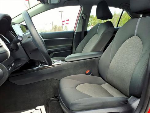 Used 2023 Toyota Camry LE image 12