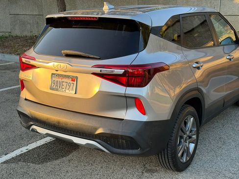 Used 2022 Kia Seltos LX AWD/4WD image 15