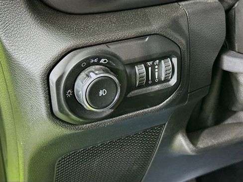 Certified 2021 Jeep Wrangler Sport image 18