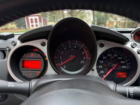 Used 2020 Nissan 370Z Coupe image 44