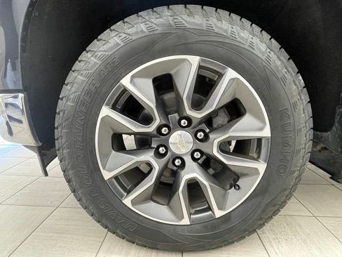 Used 2022 Chevrolet Silverado 1500 LT AWD/4WD image 8