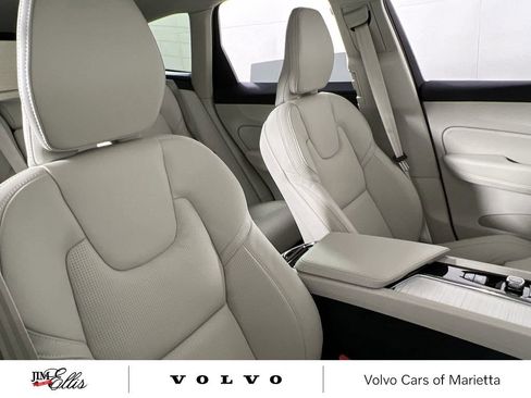 New 2026 Volvo XC60 B5 Ultra w/ Protection Package Premier image 25