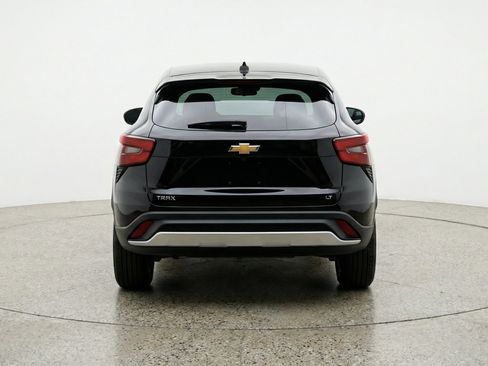 Used 2025 Chevrolet Trax LT image 7