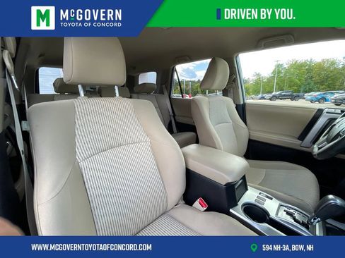 Used 2014 Toyota 4Runner SR5 AWD/4WD image 38
