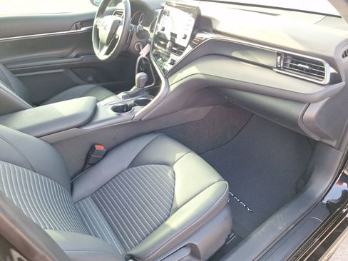 Used 2023 Toyota Camry SE image 31
