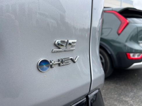 Used 2025 Toyota RAV4 SE AWD/4WD image 4