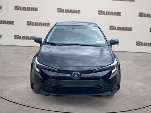 Used 2025 Toyota Corolla LE FWD image 8