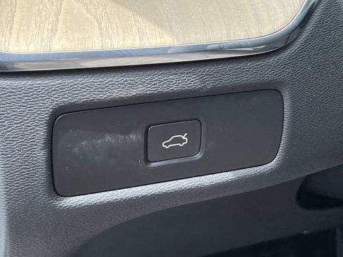 Certified 2026 Volvo XC60 B5 Plus w/ Protection Package Premier AWD/4WD image 27