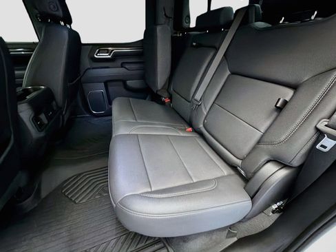Used 2023 Chevrolet Silverado 1500 LT Trail Boss w/ LT Trail Boss Premium Package AWD/4WD image 11