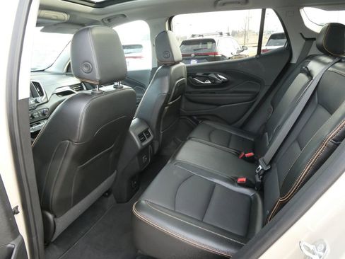 Used 2023 GMC Terrain AT4 w/ Infotainment Package II image 8