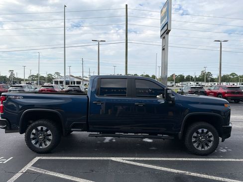 Used 2021 Chevrolet Silverado 2500 Custom w/ Custom Value Package AWD/4WD image 6