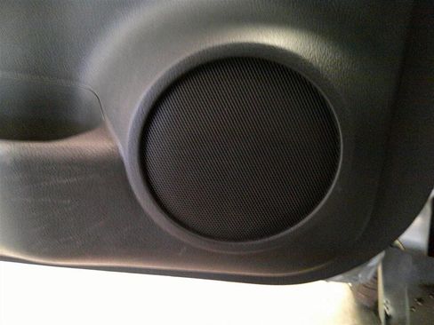 Used 2019 Nissan Rogue SV image 34