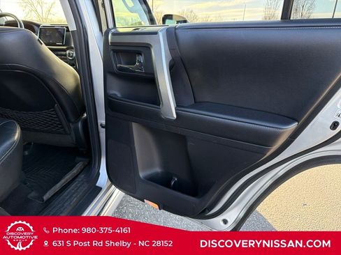 Used 2015 Toyota 4Runner Limited image 34