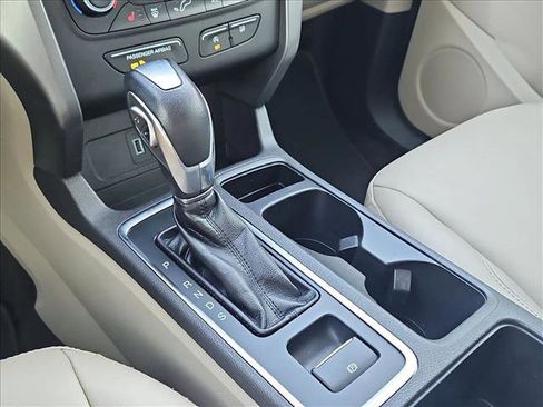 Used 2019 Ford Escape SEL image 12