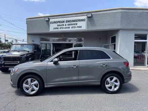 Used 2020 Audi Q3 2.0T Premium w/ Convenience Package AWD/4WD image 4