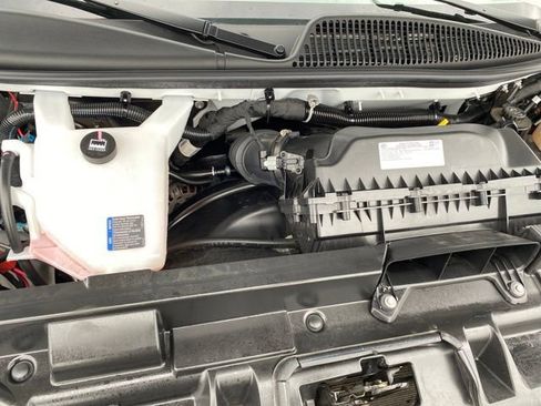 Used 2024 GMC Savana 2500 Extended image 17