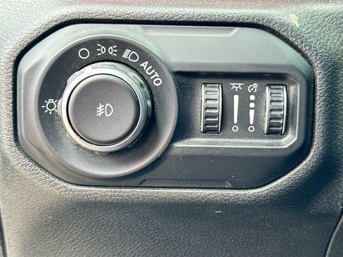 Used 2019 Jeep Wrangler Unlimited Rubicon AWD/4WD image 12
