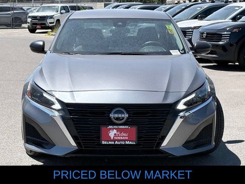 Used 2025 Nissan Altima 2.5 SV FWD image 3