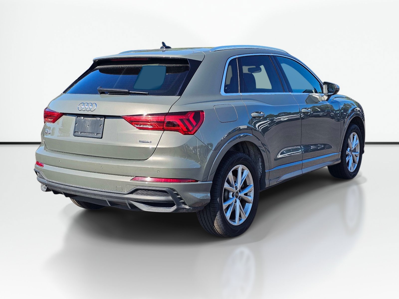 Used 2025 Audi Q3 2.0T Premium AWD/4WD image 8