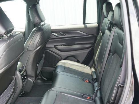 Used 2023 Jeep Grand Cherokee Altitude AWD/4WD image 31