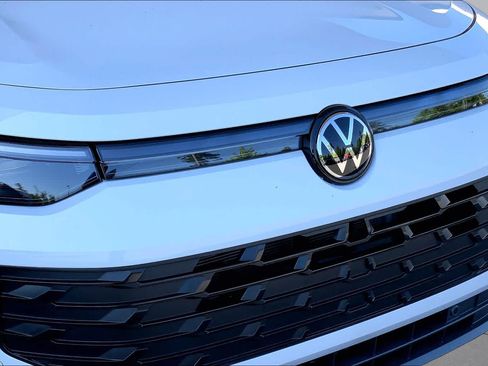Used 2026 Volkswagen Tiguan S FWD image 29