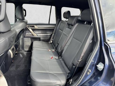 Used 2020 Lexus GX 460 Premium w/ Premium Package image 17