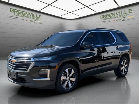 Used 2023 Chevrolet Traverse LT w/ LT Premium Package image 2