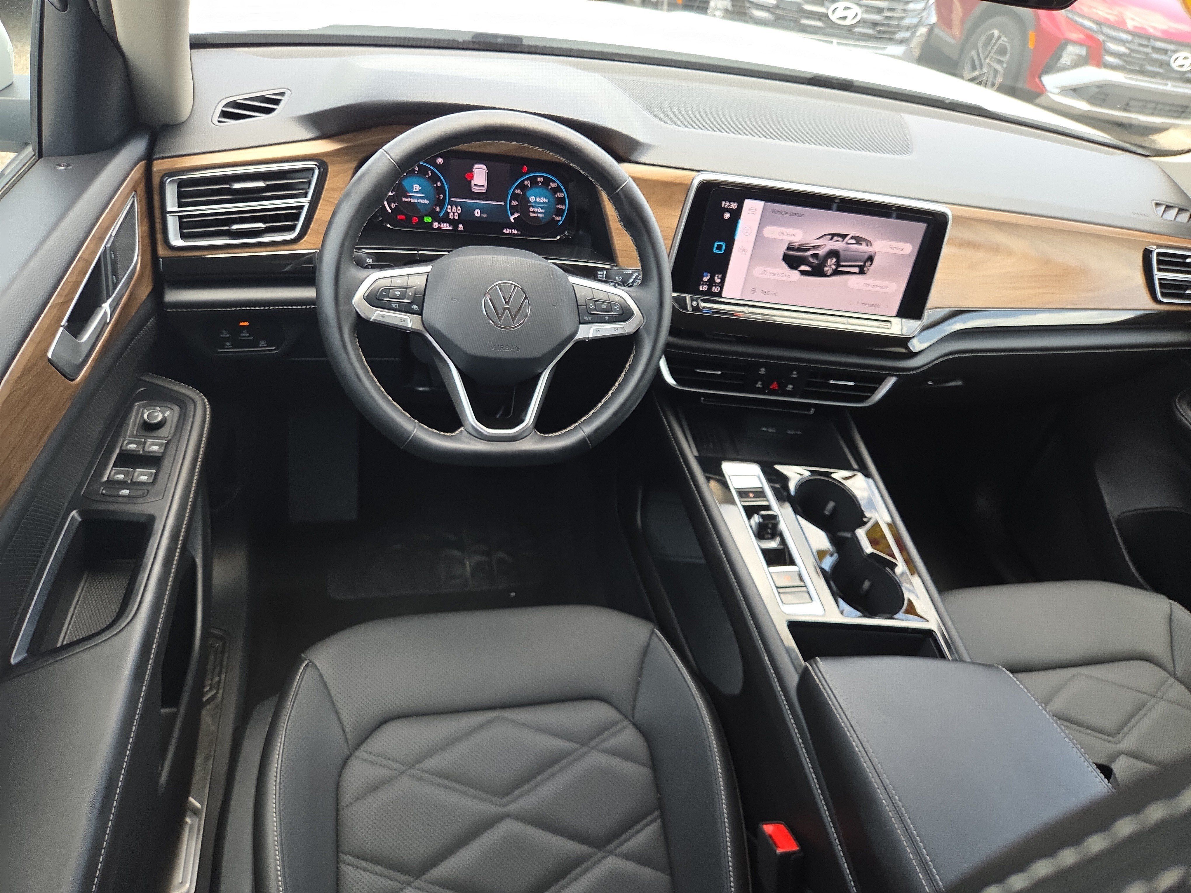 Used 2025 Volkswagen Atlas SE FWD image 8
