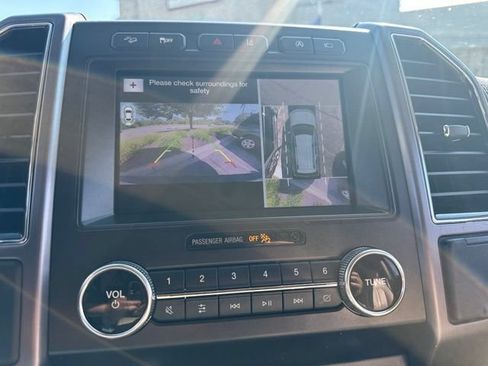 Used 2019 Ford Expedition Platinum AWD/4WD image 16
