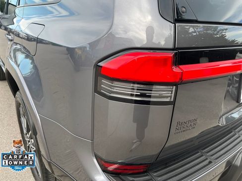 Used 2025 Lexus GX 550 w/ Accessory Package (2T) AWD/4WD image 40