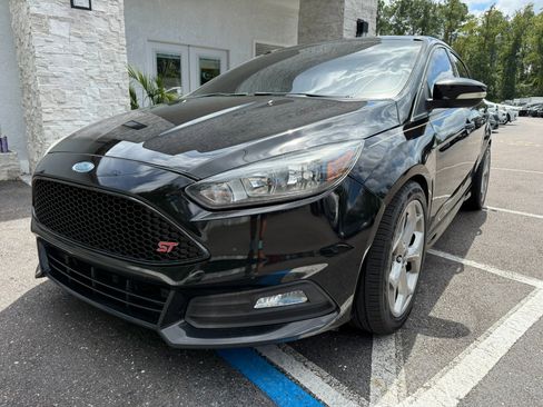 Used 2018 Ford Focus ST image 10