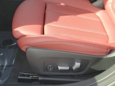 Used 2024 BMW i4 eDrive40 w/ M Sport Package image 9