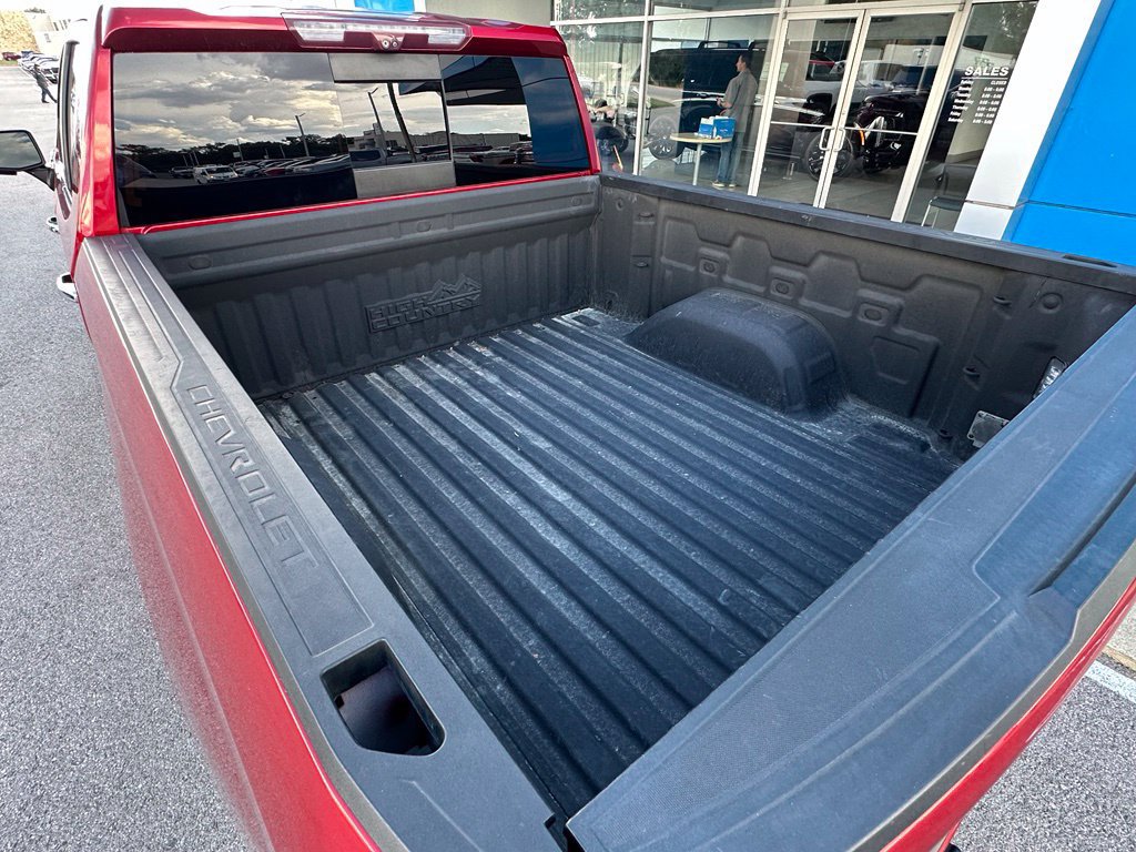 Used 2021 Chevrolet Silverado 1500 High Country w/ Technology Package AWD/4WD image 10