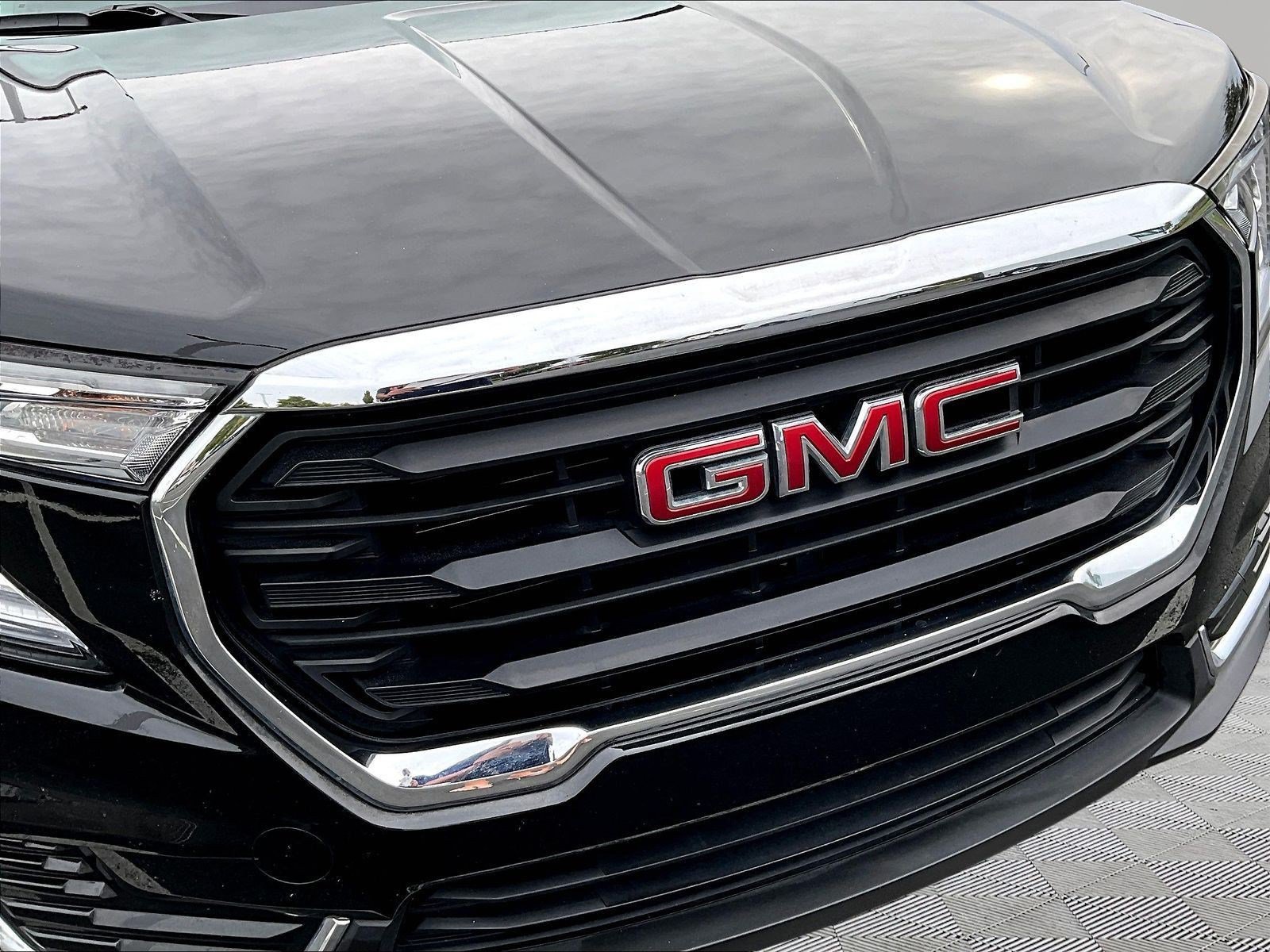 Used 2024 GMC Terrain SLE w/ Driver Convenience Package FWD image 33