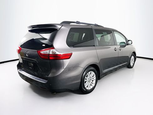 Used 2016 Toyota Sienna XLE w/ XLE Navigation Package FWD image 9