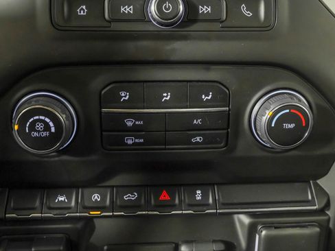 Used 2023 Chevrolet Silverado 1500 Custom AWD/4WD image 27