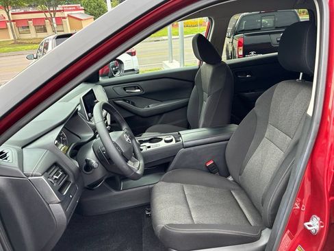 Certified 2026 Nissan Rogue SV AWD/4WD image 16
