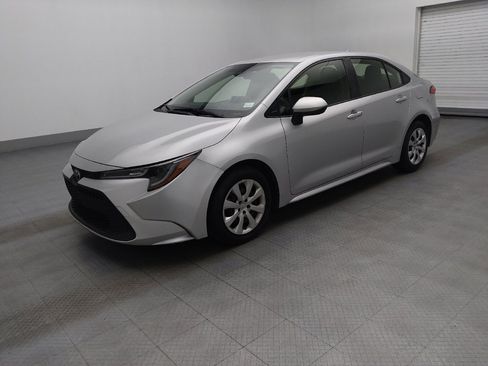 Used 2021 Toyota Corolla LE image 2