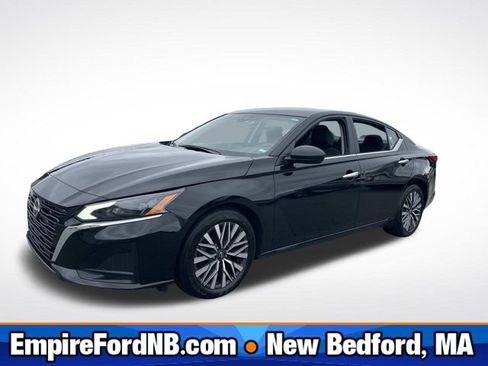 Used 2024 Nissan Altima 2.5 SV FWD image 1