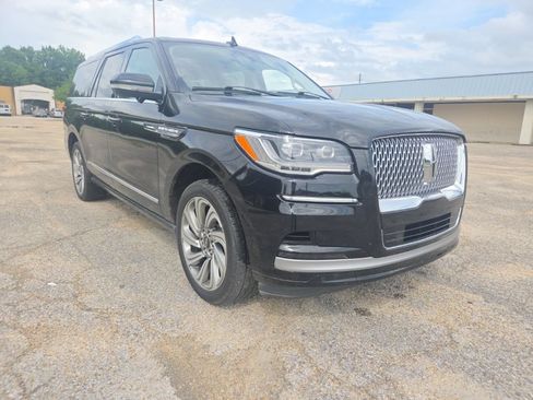 Used 2022 Lincoln Navigator L Reserve AWD/4WD image 1